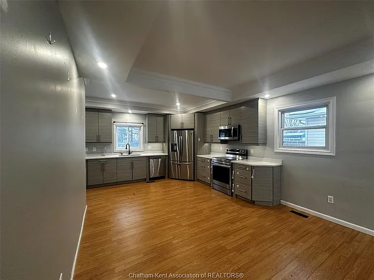 110 Victoria St — Photo 5