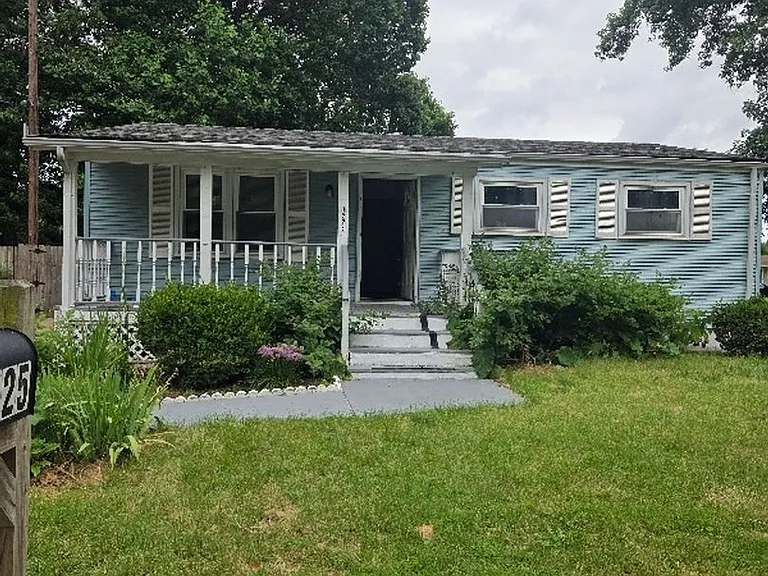 1225 Scott Ave — Photo 1