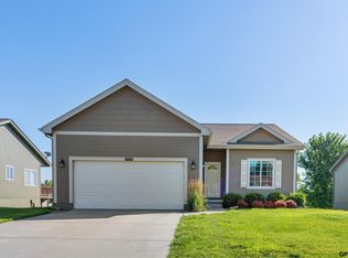 16066 Redman Ave, Omaha, NE 68116