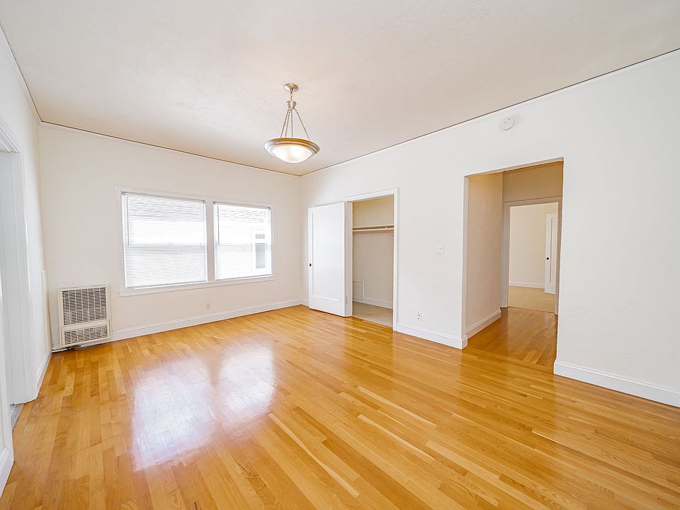 1st image of 5527 Shattuck Ave APT 203