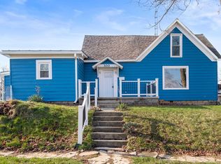 300 E Carl St, Winchester, IN 47394