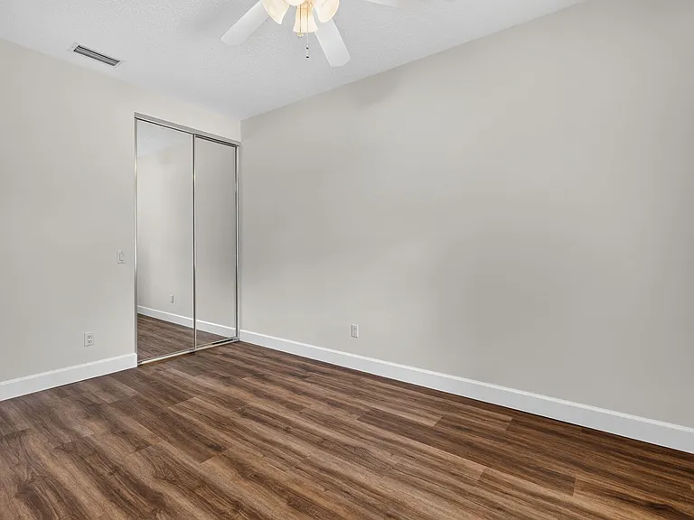 112 Santa Barbara Way — Photo 31