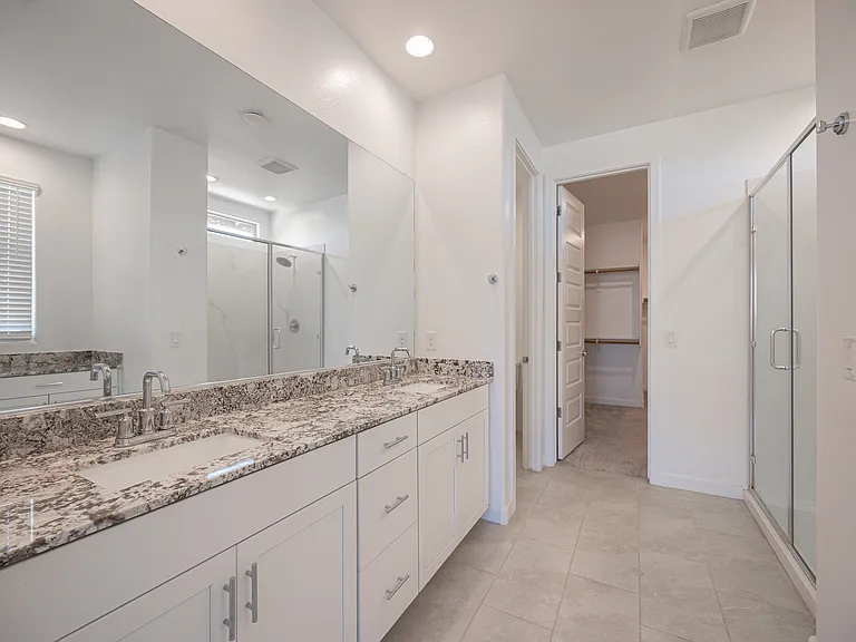 4607 S 111th Dr — Photo 13