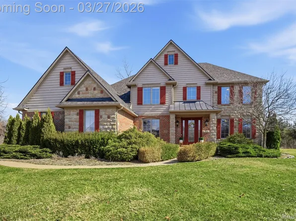 8851 Stoney Creek Dr, South Lyon, MI 48178
