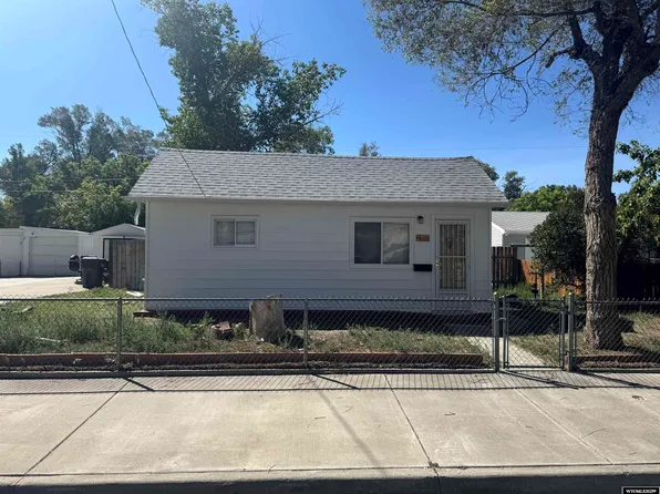 1220 11th St, Rock Springs, WY 82901