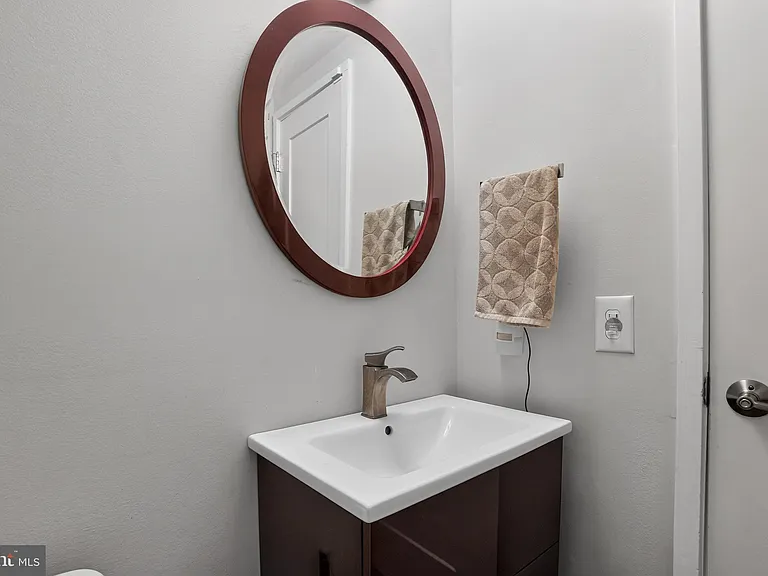 812 Lombard St #4 — Photo 30