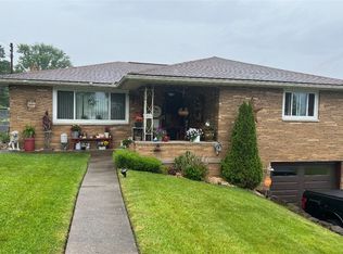 205 Oneida Dr, Clairton, PA