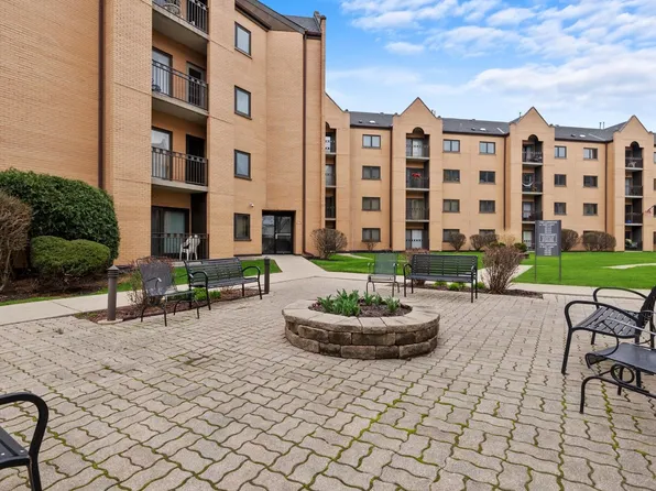 7420 W Lawrence Ave Unit 410, Harwood Heights, IL 60706
