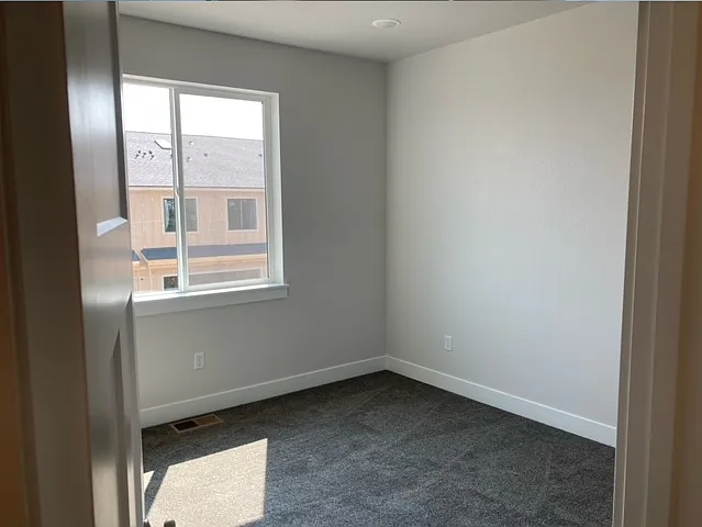 2402 49th Avenue Ct — Photo 20