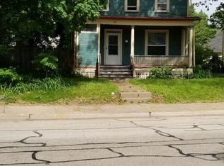 931 17th St, Rock Island, IL