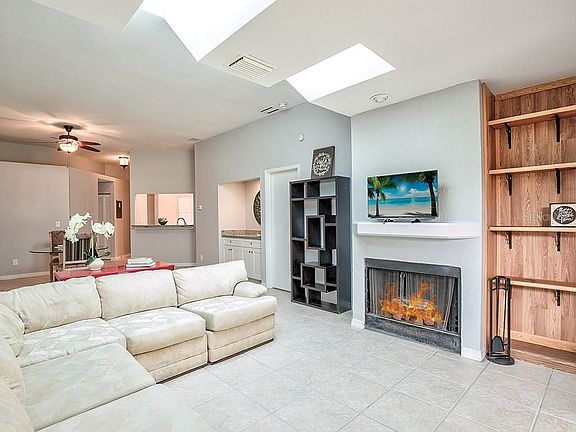 4th image of 3852 Goldfinch Ct