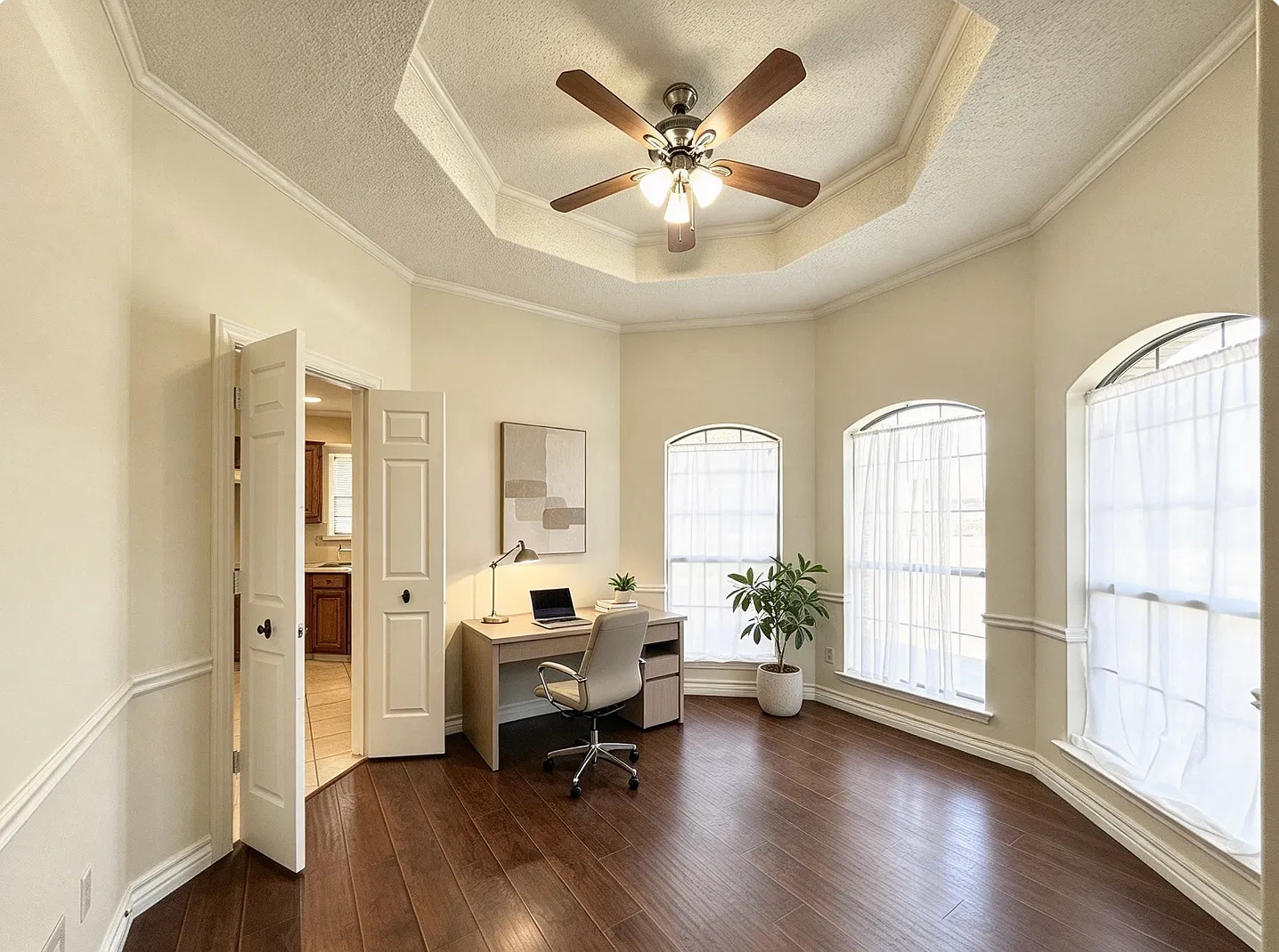 3 bed, 1969 sqft, $2,249 — Photo 4