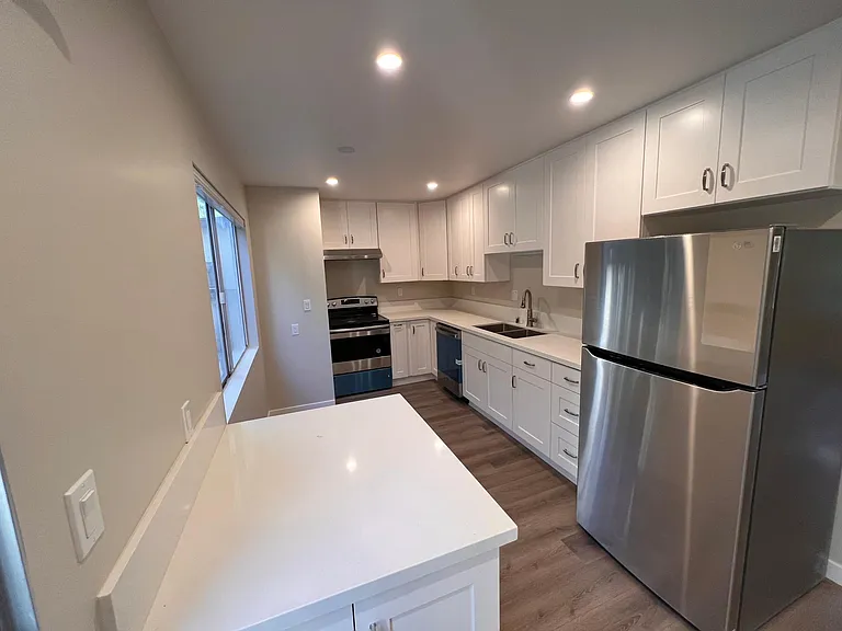 711 Colina Ln #A — Photo 15