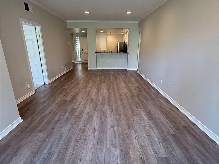2243 Martin #217 — Photo 10