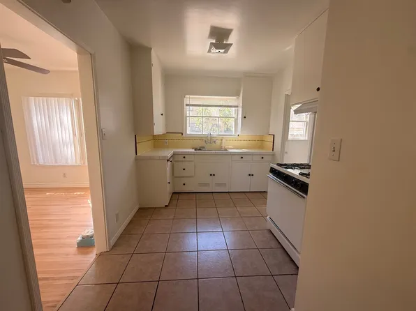 5135 Olivewood Ave, Riverside, CA 92506