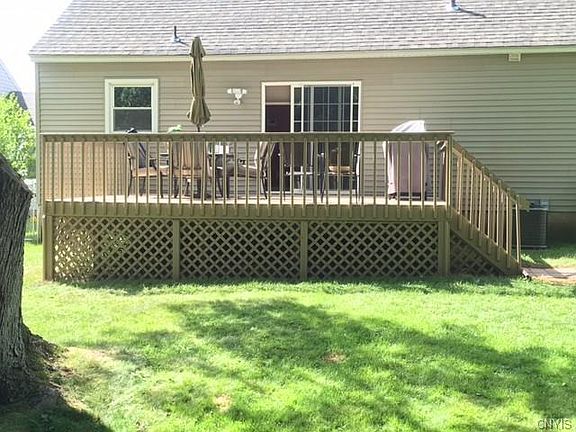2nd image of 120 Chestnut Hill Dr