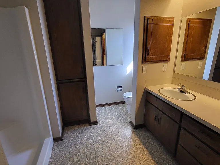 921 Callie Ave — Photo 12