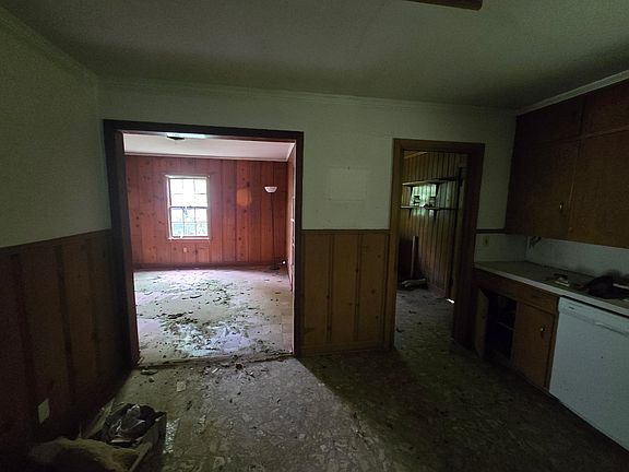 2nd image of 596 Marcus St
