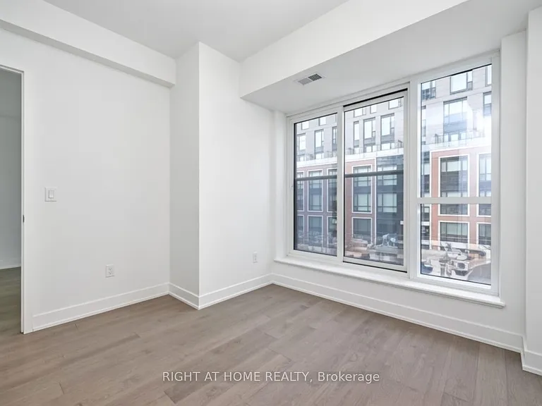 560 Rideau St #205 — Photo 8