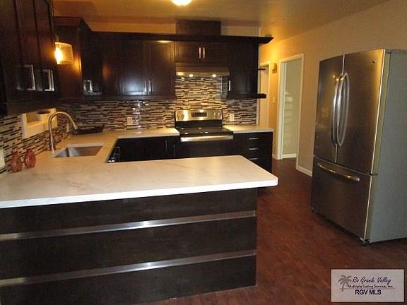 3rd image of 217 E Dunkin Cir