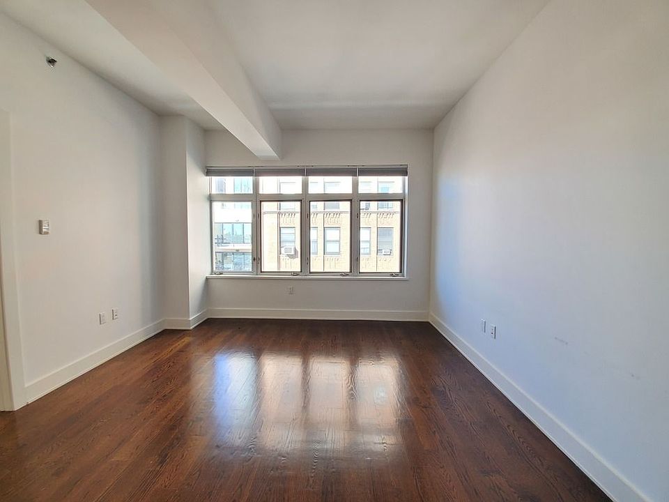 1st image of 68 Livingston St APT 6A