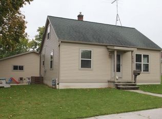 1923 Roosevelt Ave, NEW HOLSTEIN, WI 53061