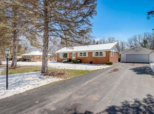 N50W16209 Maple Crest Ln, Menomonee Falls, WI 53051