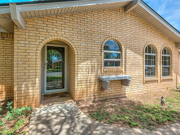5th image of 3868 Honeysuckle Ln