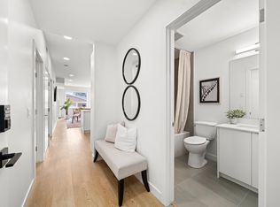 12 Edmonton Trl NE #302, Calgary, AB T2E3J4