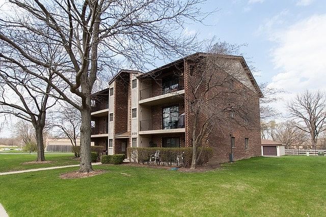 1st image of 500 Valley Dr APT 300