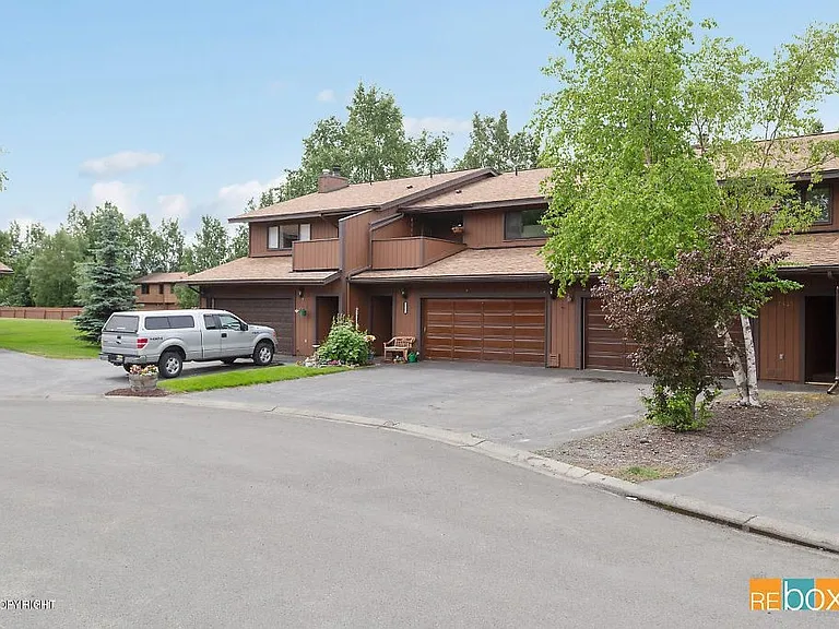 7820 Raymar Cir — Photo 2