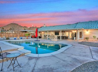 19564 Roanoke Rd, Apple Valley, CA 92307