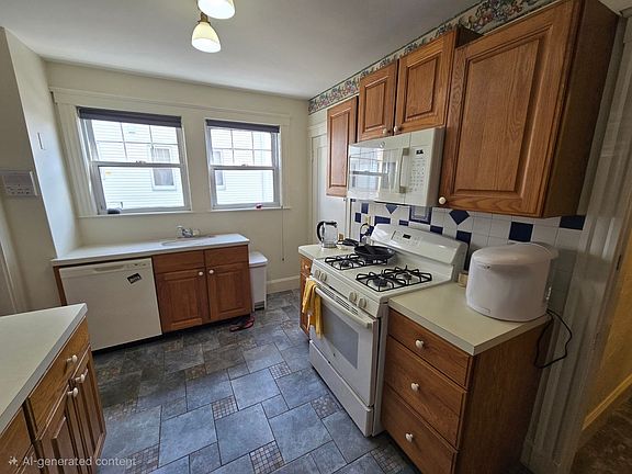 3rd image of 17 Elmira St