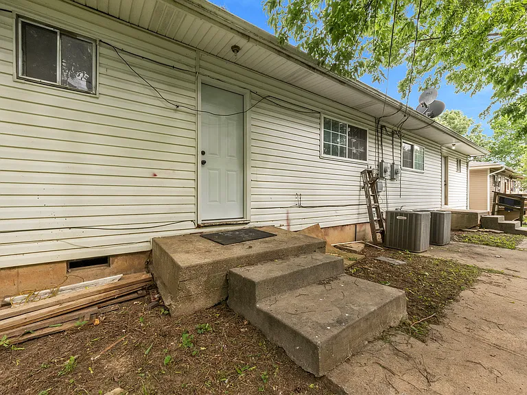 512 Maier Dr — Photo 24
