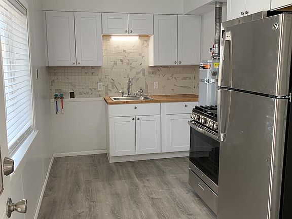 5th image of 1107 Delamar Ave NW