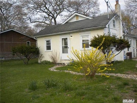 5th image of 261 Railroad Ave