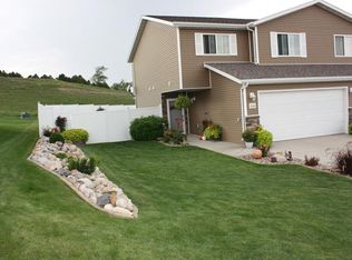 1626 Crane Dr, Bismarck, ND 58501