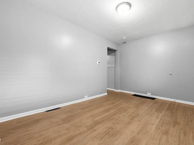 2725 Connecticut Ave — Photo 5