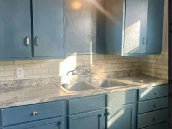 4727 N Hopkins St, Milwaukee, WI 53209