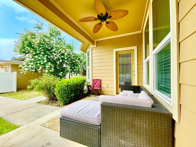 719 Heritage Springs Trl — Photo 32