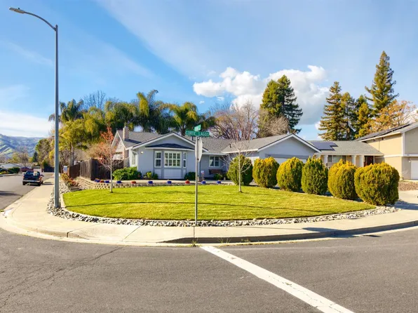 436 Corte Lagos, Vacaville, CA 95688