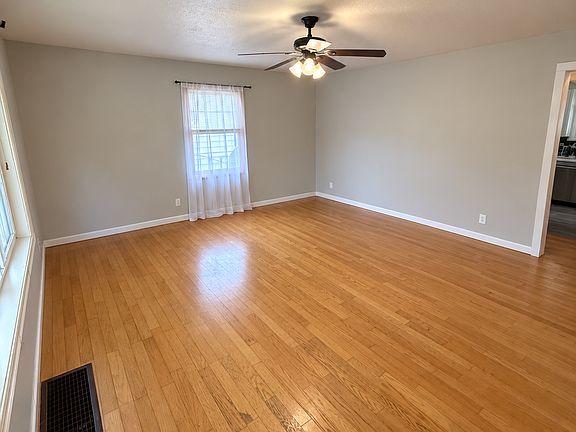 2nd image of 5024 N Cedar St