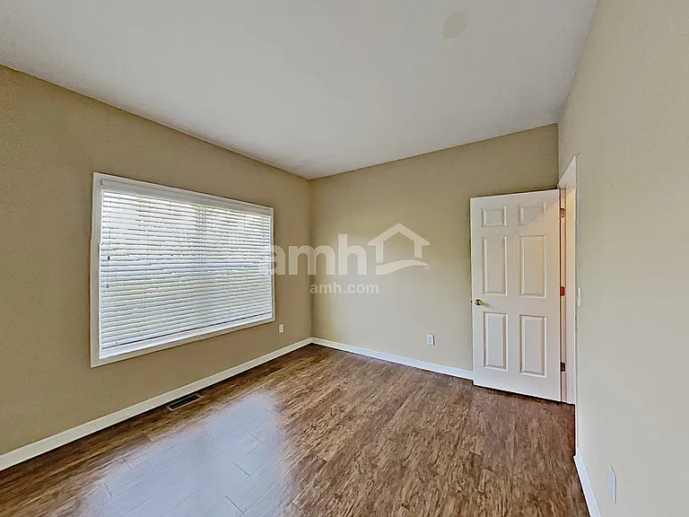 327 Meadowcrest Cir — Photo 22