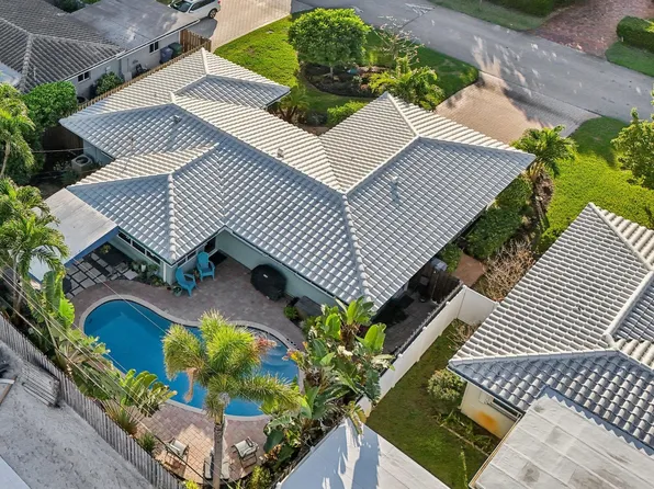 3676 NE 18th Avenue, Oakland Park, FL 33334