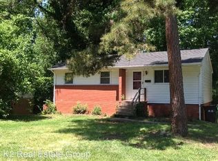 910 Yellowstone Dr, Charlotte, NC 28208