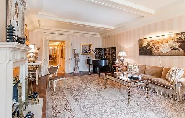 Sold by Sloane Square | media 2