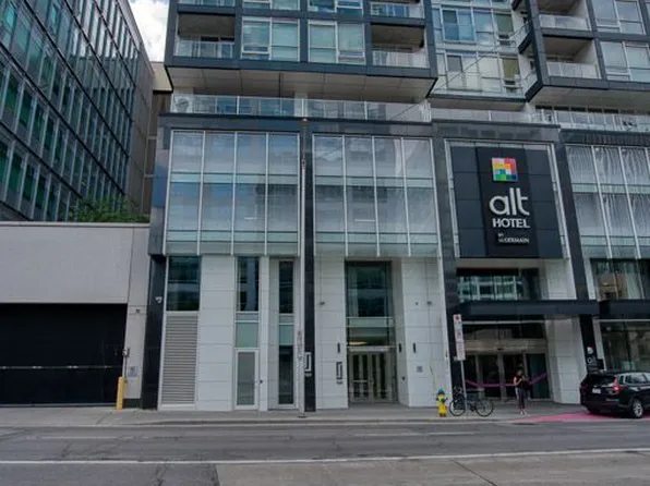 199 Slater St, Ottawa, ON