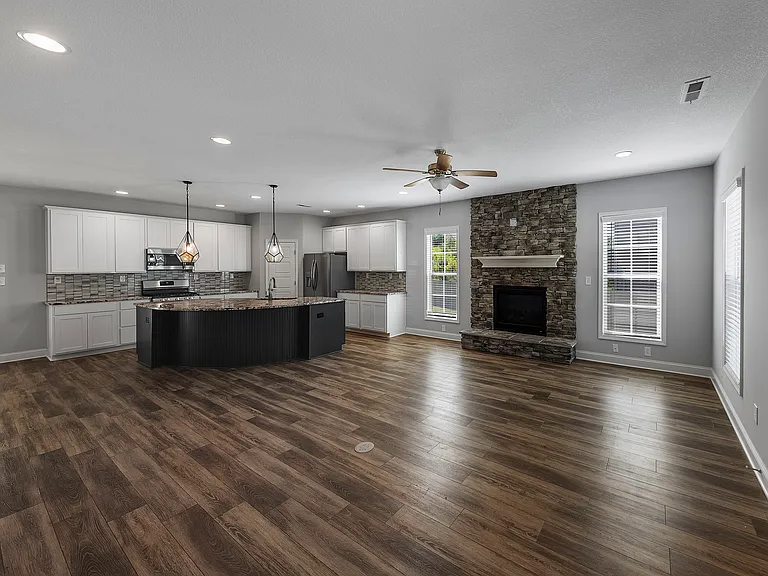 2107 Kangaroo Ln — Photo 6
