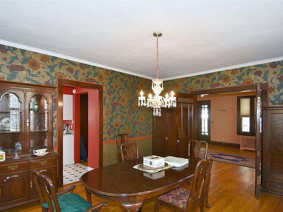 5th image of 212 Virginia Ave