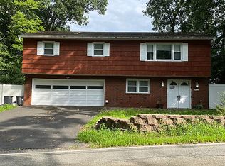 123 Bell Ave, Hopatcong, NJ 07843